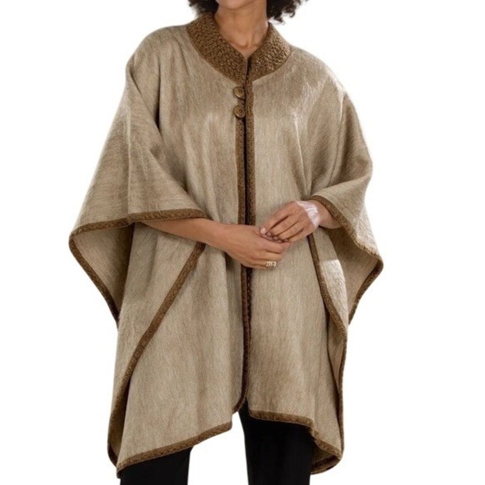 Uno Alla Volta Women's Shupaca Alpaca Blend Taupe Poncho Cape Shawl Ecuador